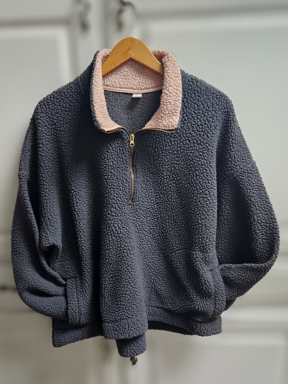 Old Navy Womens 2XL Sherpa Zip-Up Pullover - Charcoal with Light Pink Collar